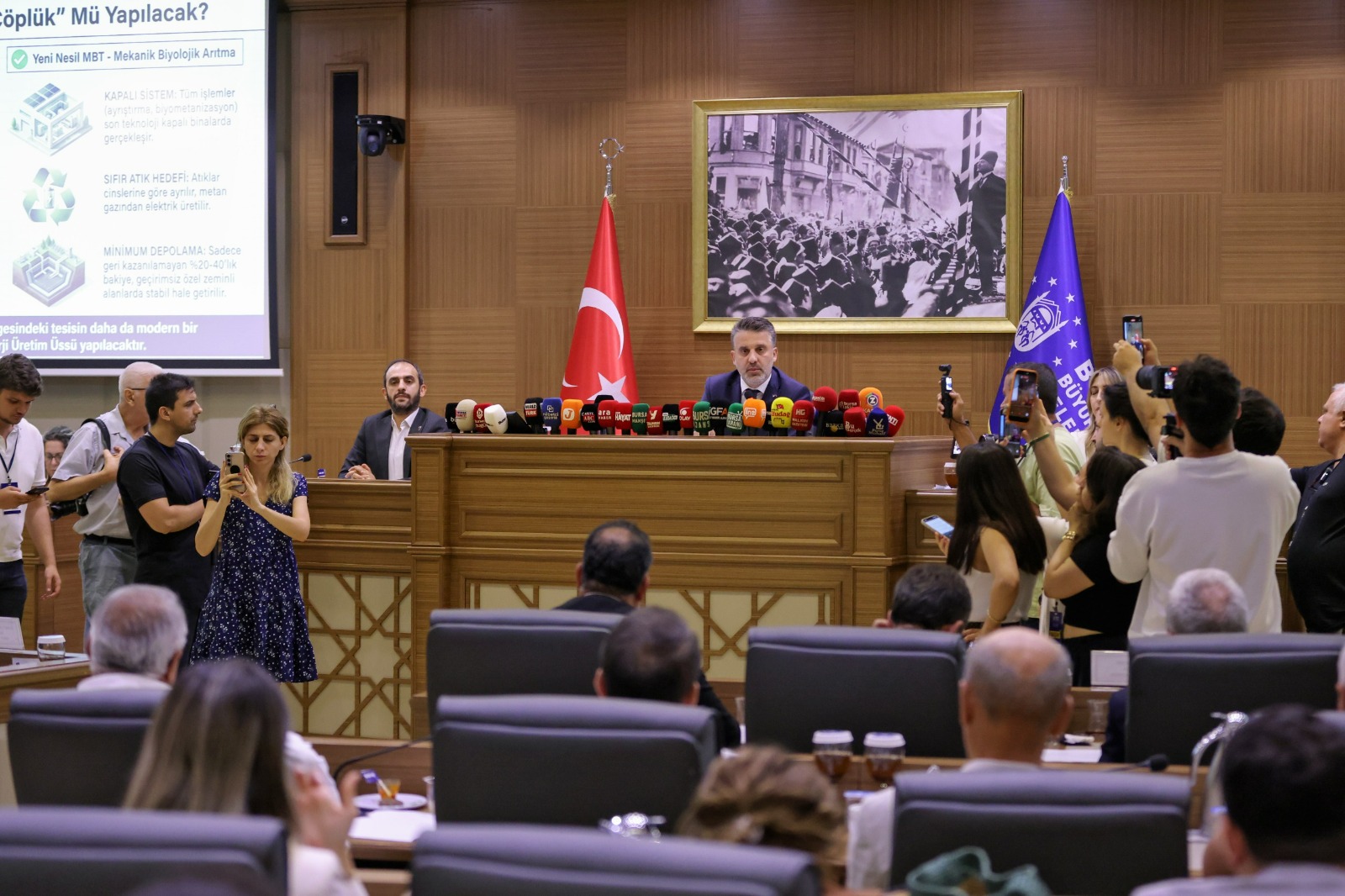 2026/07/bursa-nin-gelecegine-yon-verecek-iki-kritik-proje-mecliste-sunuldu-gal-1-1784057404-37466_MTZhNTY4OG_1.jpeg