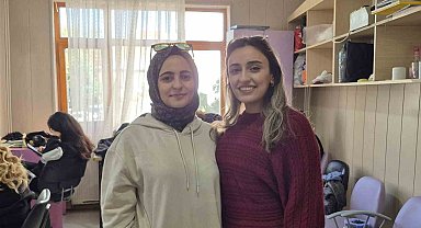Abla ve kardeş, hayalleri için kuaförlük eğitimi alıyor