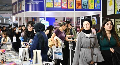 Balıkesir Kitap Fuarı'nı ilk iki günde 35 bin kişi ziyaret etti