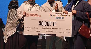 "İmam Hatip Okulları Başarı Örnekleri" sergisinde Kütahya'ya çifte gurur