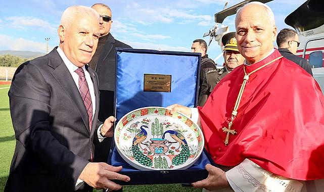 Başkan Bozbey Papa'yla bir arada