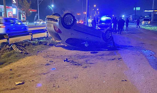 Bursa'da otomobil takla attı: 2 yaralı