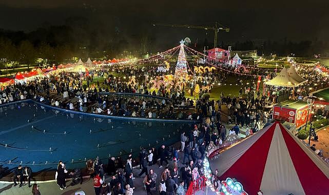 Bursa’da Yeni Yıl Meydanı doldu taştı