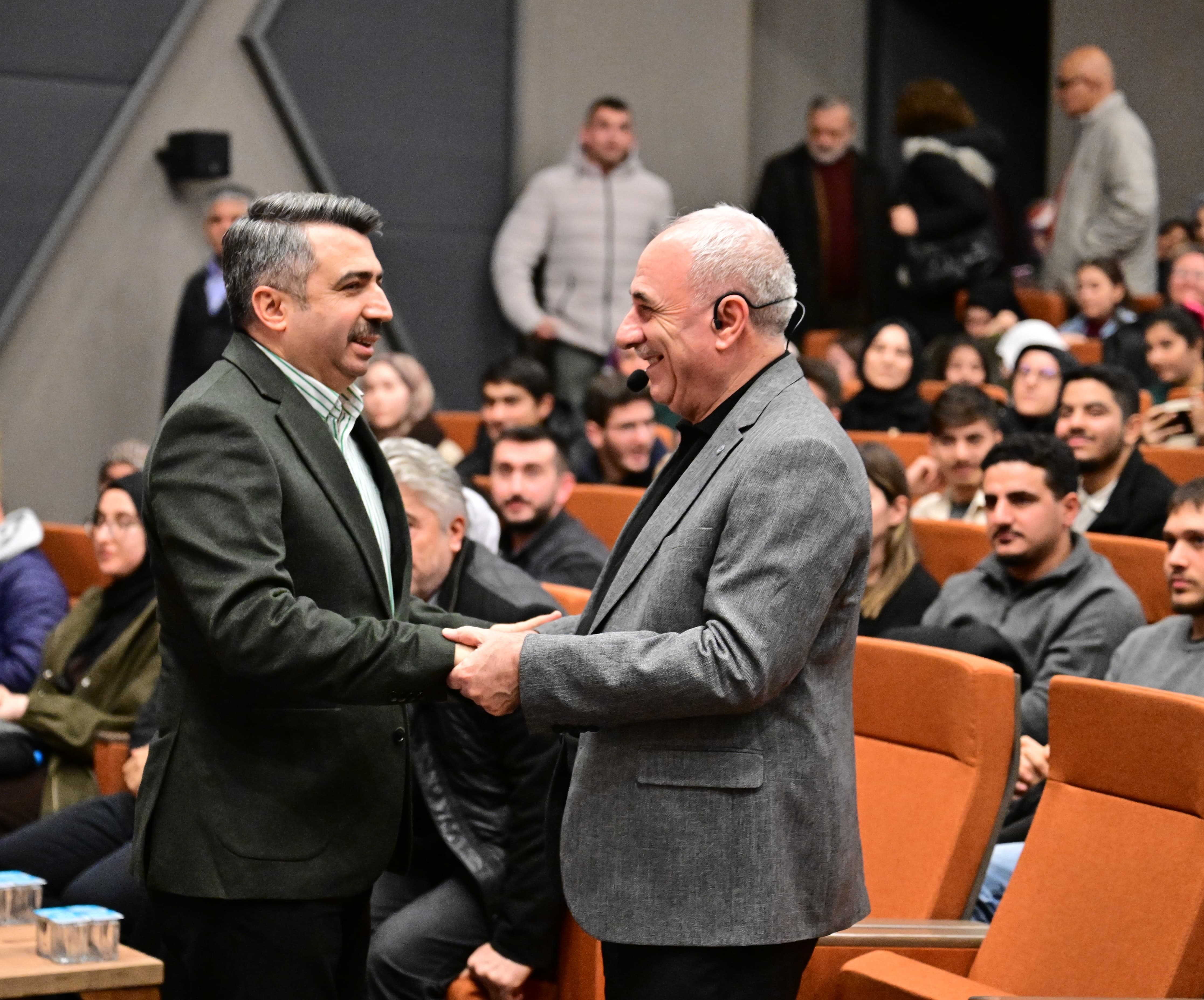 Nurullah Genç Yıldırımlılarla Buluştu