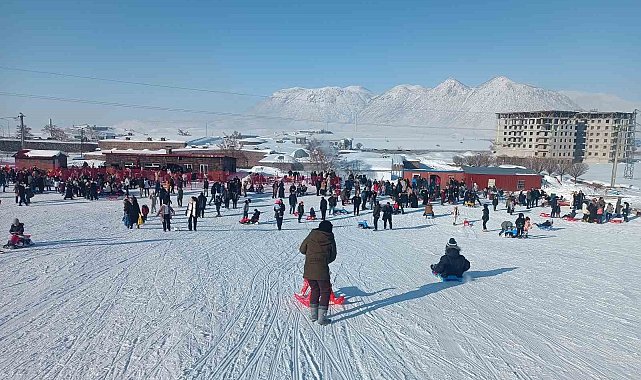 Bitlis’te kayak merkezine yoğun ilgi