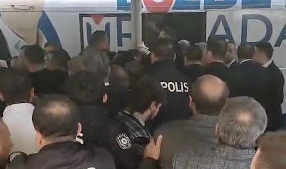 Bursa Büyükşehir Belediye Başkanı Mustafa Bozbey’e saldırı girişimi