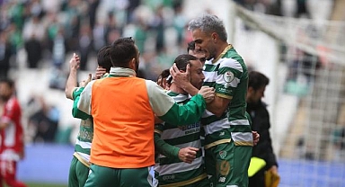 Lider Bursaspor’dan Aksaray’a gol yağmuru