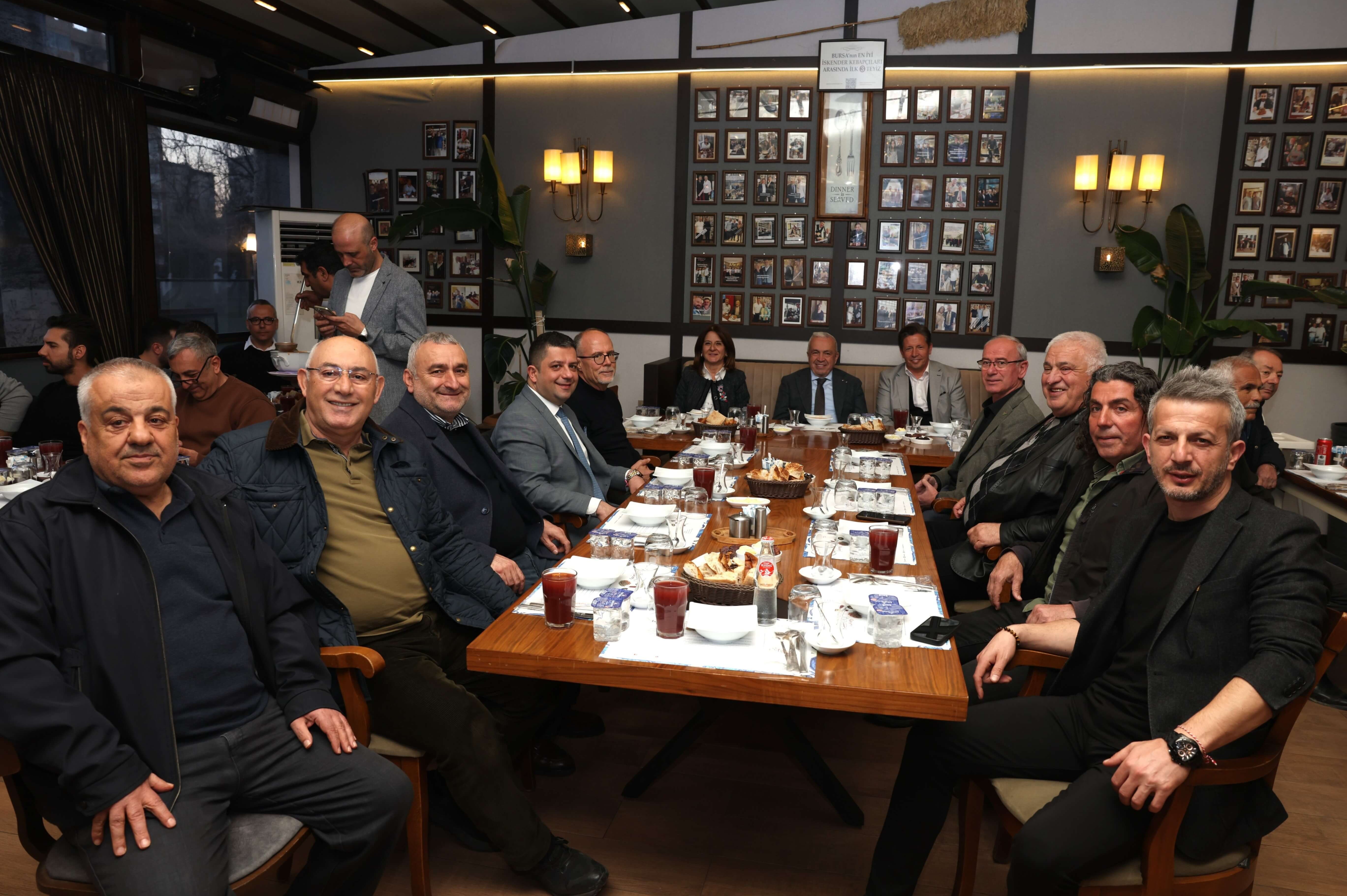 Başkan Şadi Özdemir amatör spor kulüp temsilcileri ile buluştu