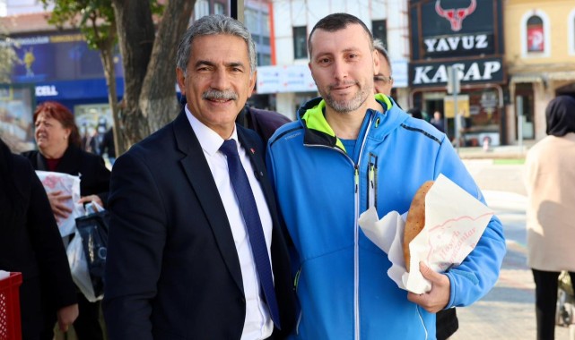 Gemlik Belediyesi’nden Ramazan Pidesi İkramı