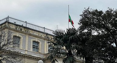 İran Başkonsolosluğu’nda bayrak yarıya indirildi