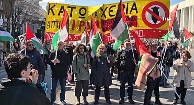 Yunanistan’da ABD ve İsrail’in İran’a yönelik saldırıları protesto edildi
