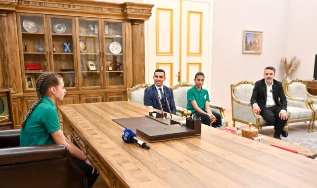 23 Nisan’da başkanlık koltuğu çocukların oldu