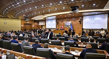 Bursa Büyükşehir’de faaliyet raporu atışması!