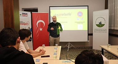 Bursa’da gençlere eleştirel düşünce atölyesi