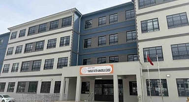 Lise öğrencisi silahla yakalandı