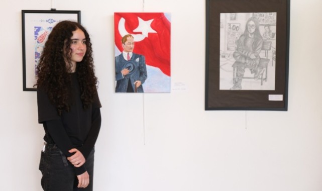 Liseli Öğrencilerin Bir Yıllık Emeği Sanatseverlerle Buluştu