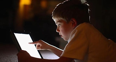 Meclis’ten geçti! Sosyal medyaya 15 yaş sınırı