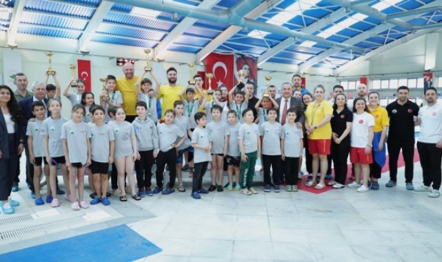 Osmangazi Yüzme Şenliği Coşkuyla Tamamlandı