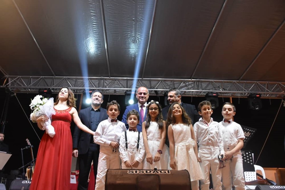 23 NİSAN COŞKUSU GEMLİK’İ SARDI