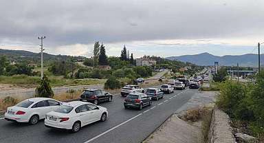 Araç kuyruğu 22 kilometreye ulaştı