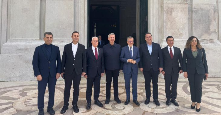 Başkan Bozbey Avrupa'da tarihi kent modelini inceledi