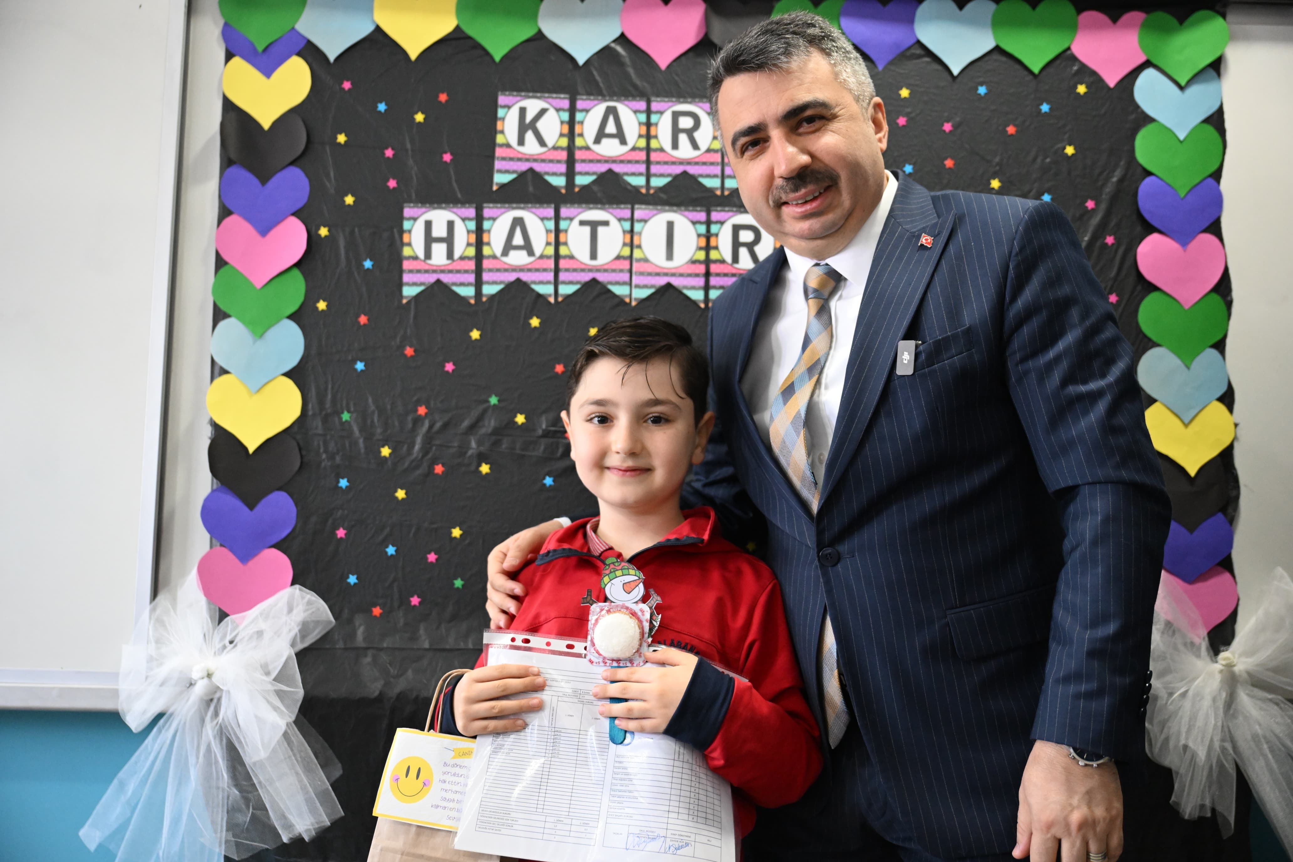 Başkan yılmaz, öğrencilerin karne heyecanına ortak oldu