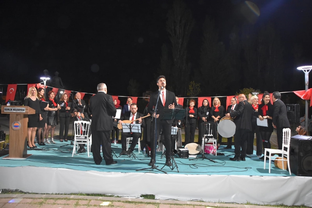 Bölge Parkı Türkülere Doydu