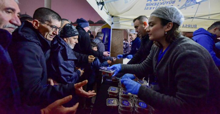 Büyükşehir’den Berat Kandili’nde tatlı ikramı