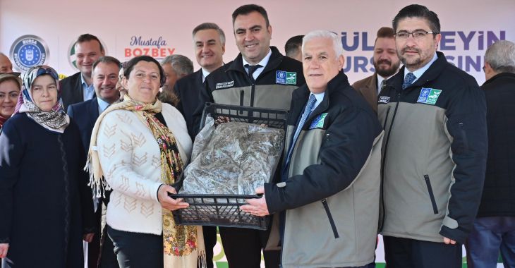 Büyükşehir’den çiftçiye 1 milyon 222 bin adet çilek fidesi