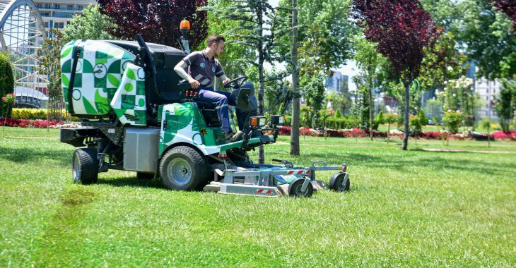 Büyükşehir ile parklar yaza hazır