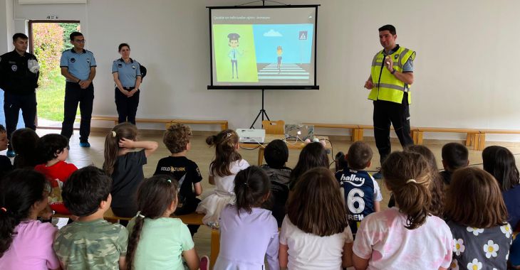 Büyükşehir zabıtasından çocuklara trafik eğitimi