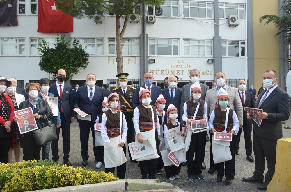 Çocuklar “Cumhuriyet”i haber verdi!