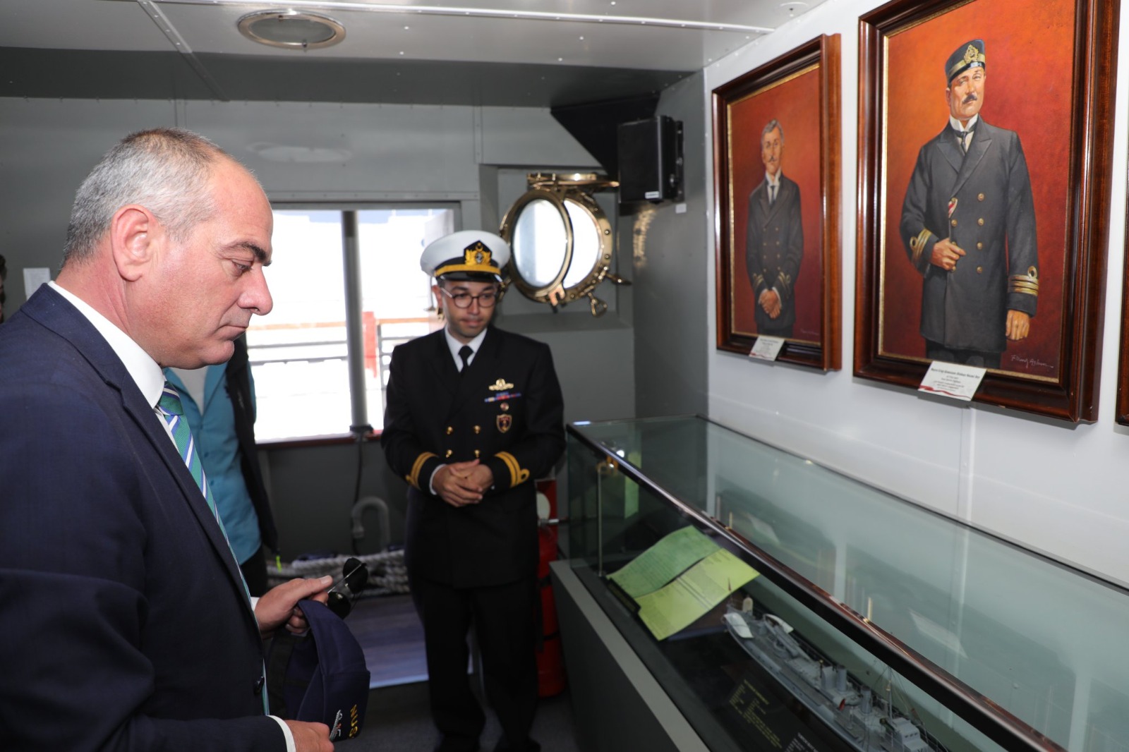 Efsane gemiye Gemlik’te ziyaretçi akını