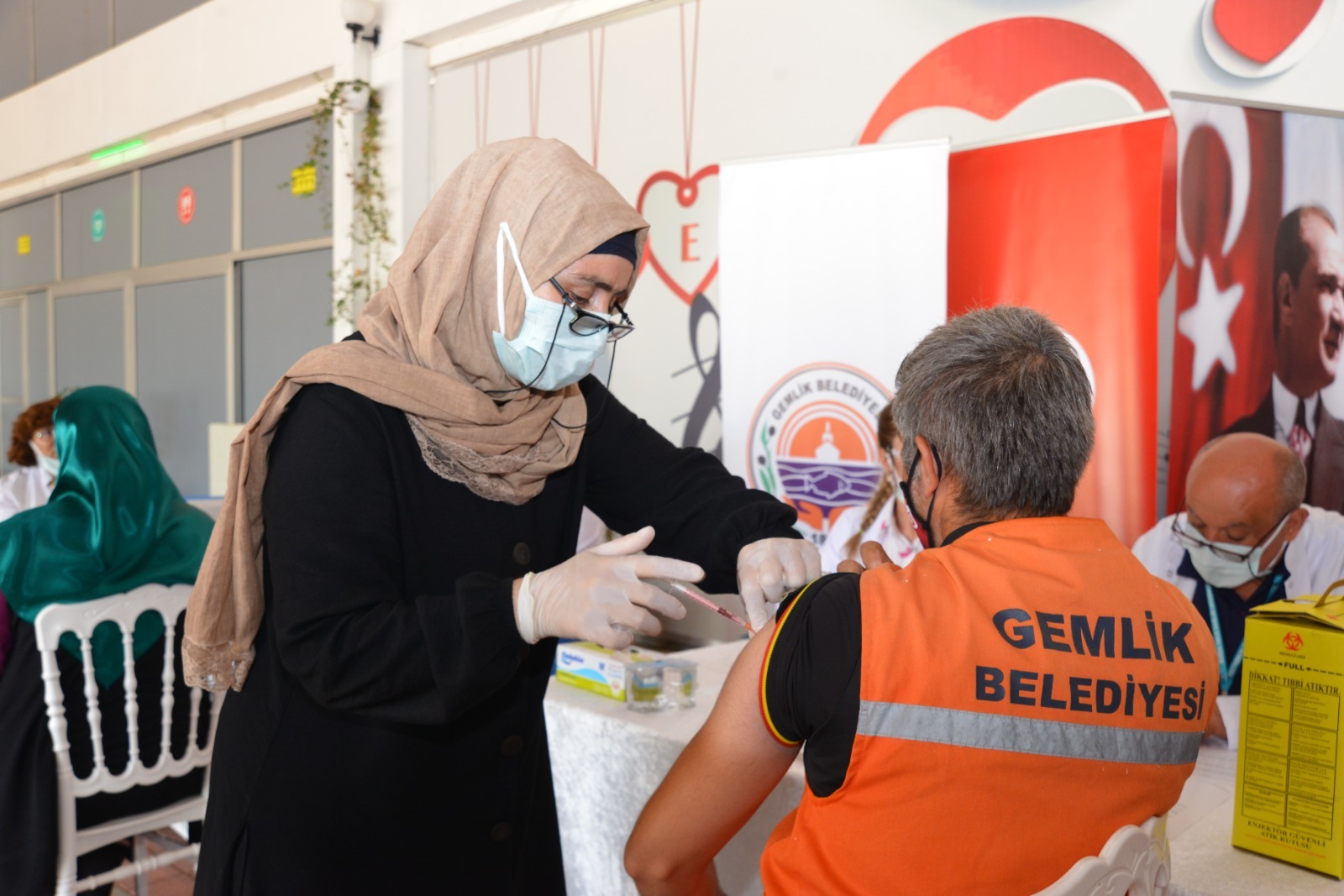 Gemlik Belediyesi çalışanları aşılandı