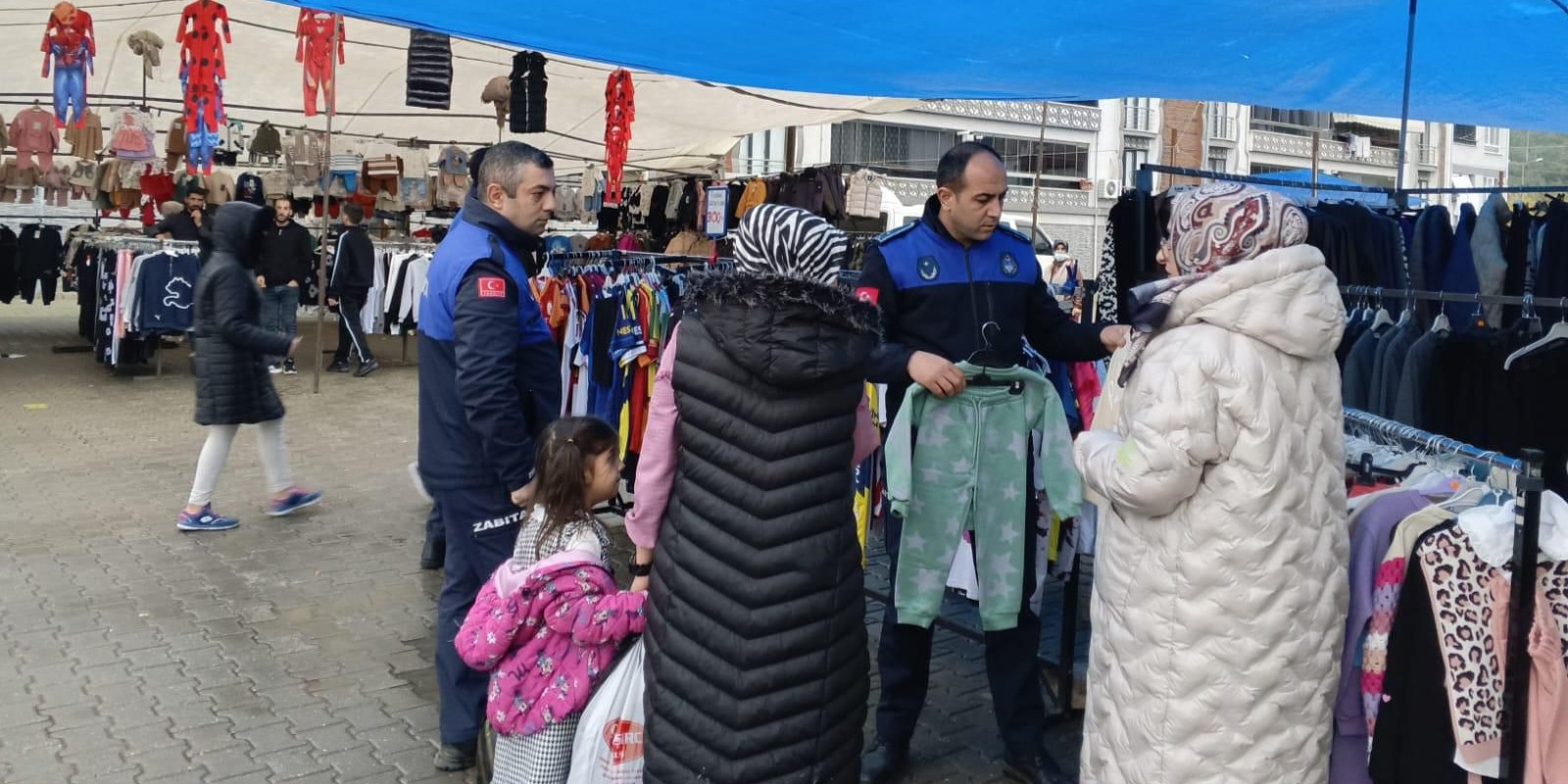 Gemlik Belediyesi’nden Sosyete Pazarı’nda Sıkı Denetim