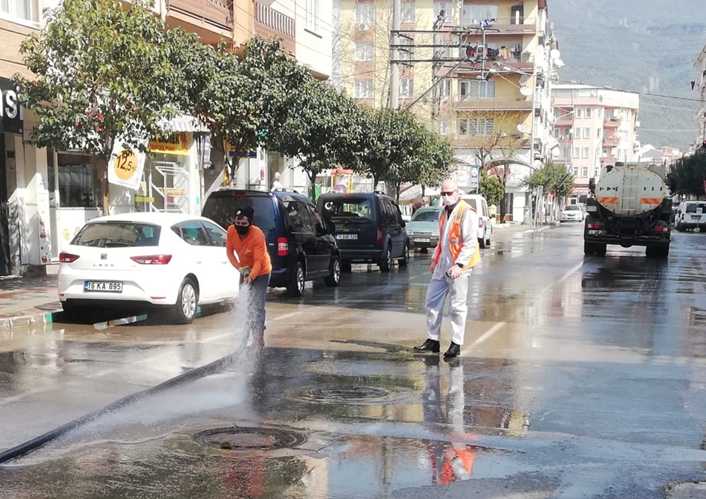Gemlik Belediyesi’nden yoğun hafta sonu mesaisi