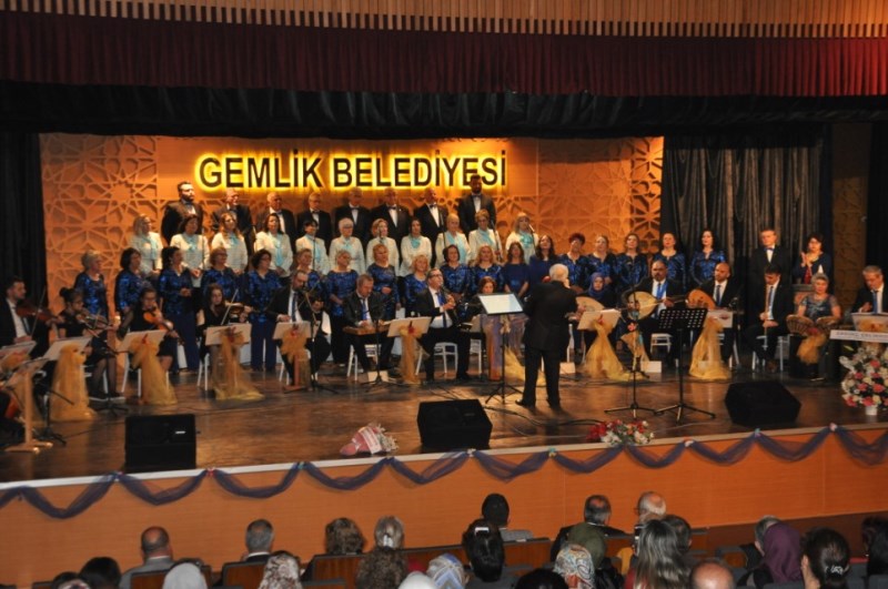 Gemlik Belediyesi Sanat Ve Kültür Derneği TSM Korosundan Müzik Ziyafeti