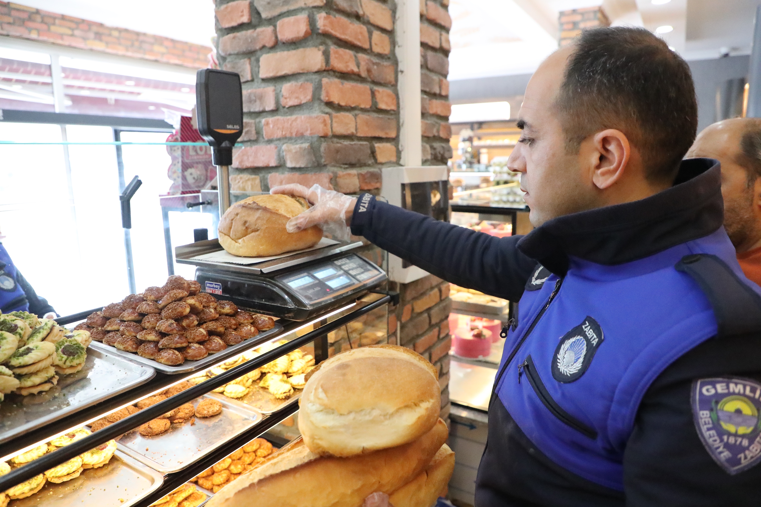 Gemlik Zabıtası’ndan gramaj denetimi