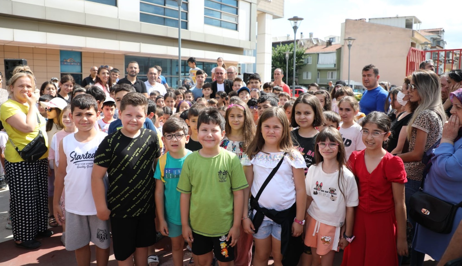Gemlikli çocuklar bu yaz yüzme öğreniyor