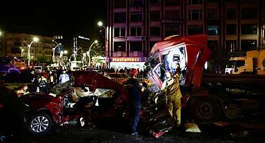 Katliam gibi kaza: 5 ölü, 6 yaralı