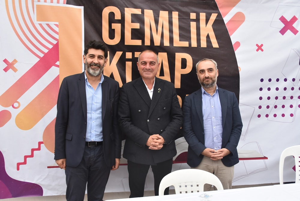Kitap Fuarı’nda “Türkiye’nin Demokrasi Sorunu” söyleşisi yapıldı