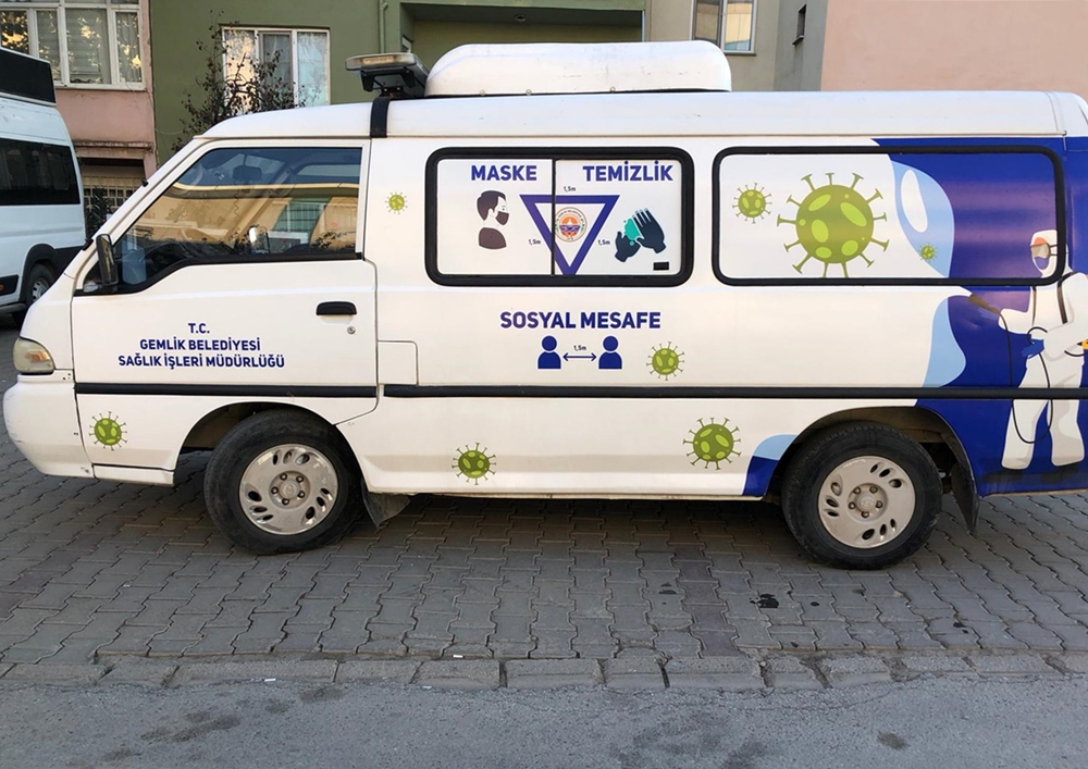 Korona savaşçıları Gemlik sokaklarında