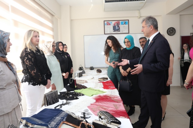 OSMEK Kursiyerlerinin Eserleri Hüdavendigar’da Sergilendi