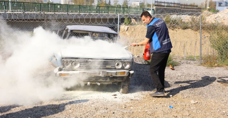 Otobüs şoförlerine yangın söndürme eğitimi