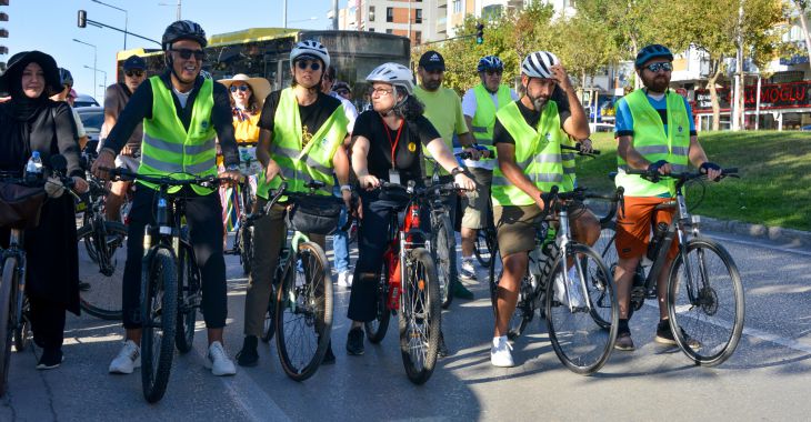 ‘Renkli pedallar’ sağlıklı bir çevre için çevrildi