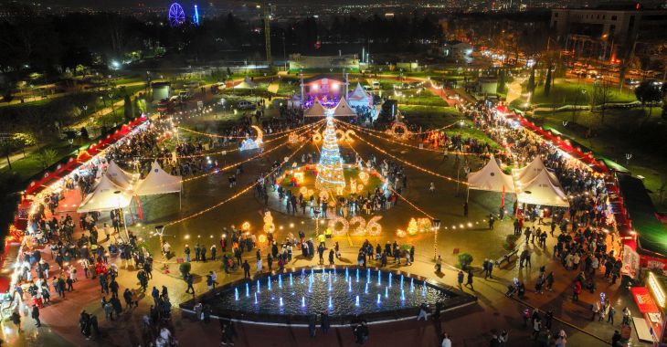 Yeni yıl coşkusu, ‘Bursa Yeni Yıl Meydanı’nda yaşanıyor