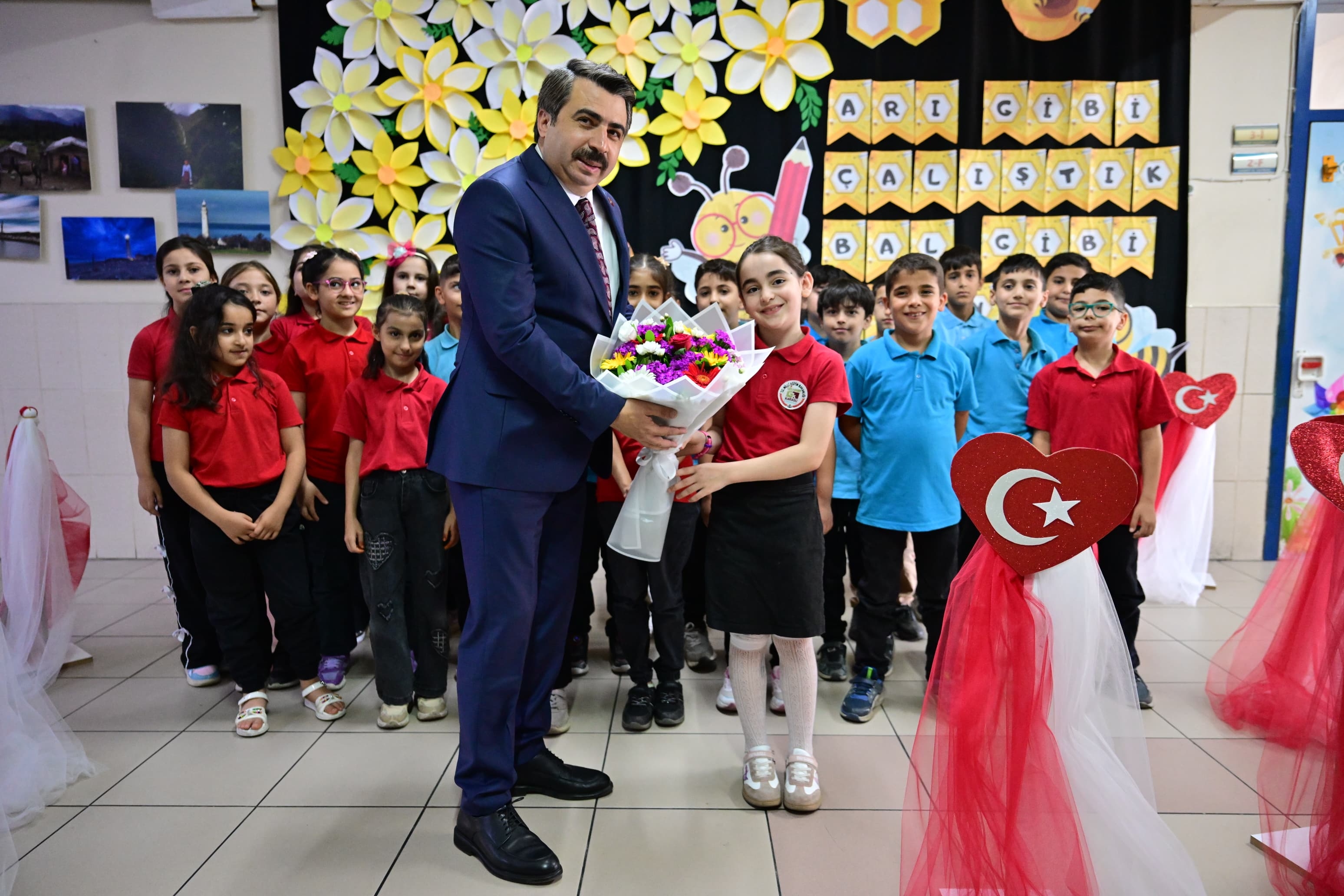 Başkan yılmaz, miniklerin karne heyecanına ortak oldu