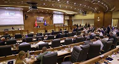 Büyükşehir de muhtarlar isyan etti