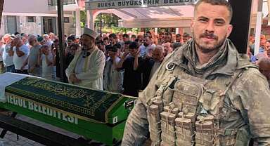 Genç uzman çavuş, gözyaşlarıyla uğurlandı