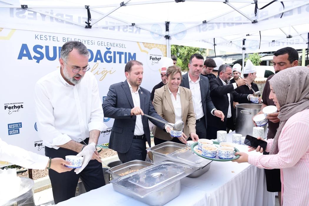 Kestel Belediyesi Aşure Bereketini Vatandaşlarla P...